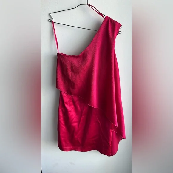 Le chateau one shoulder dress - Picture 5 of 6